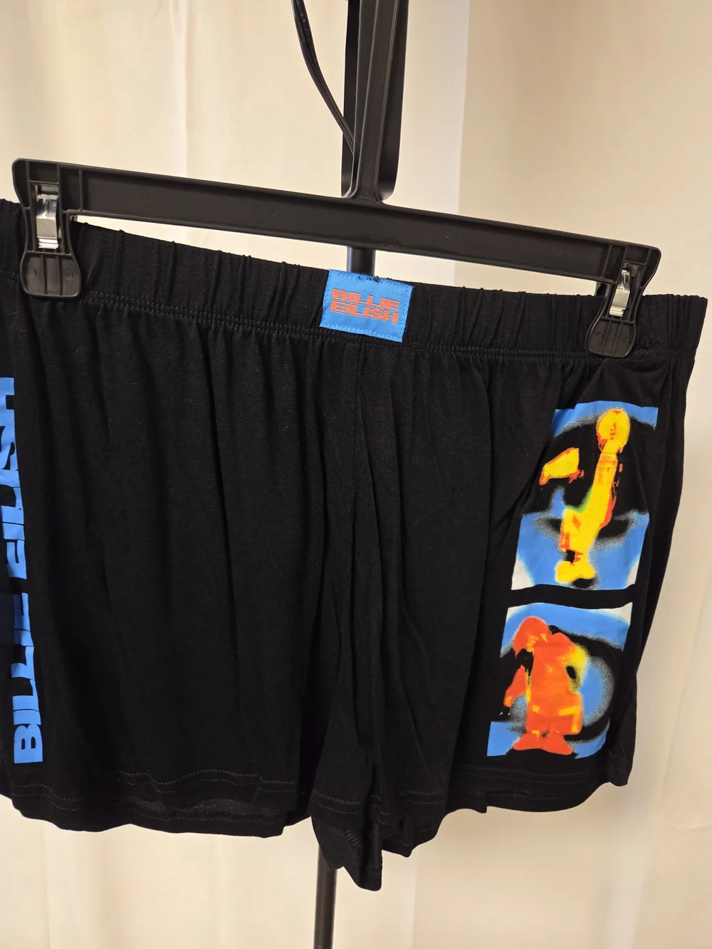 Billie Eilish soft black